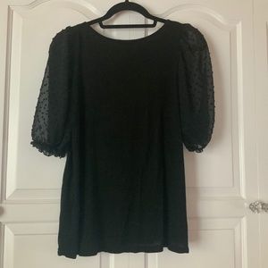 Top with chiffon short sleeves